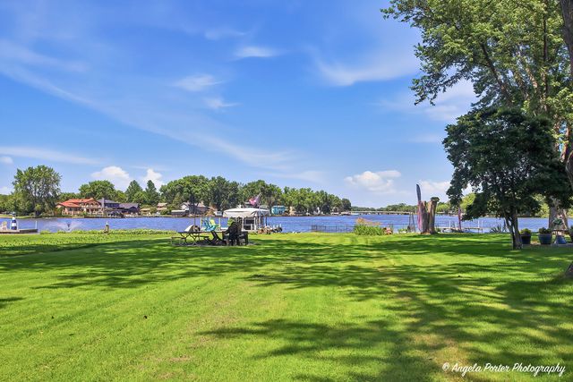 2923 Shorewood Drive, Mchenry, IL 60050