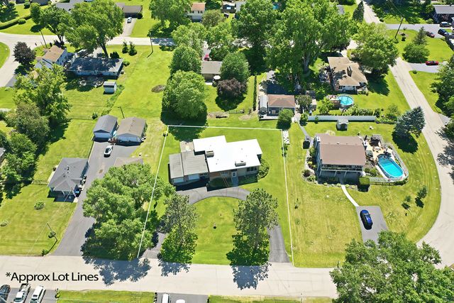 2923 Shorewood Drive, Mchenry, IL 60050