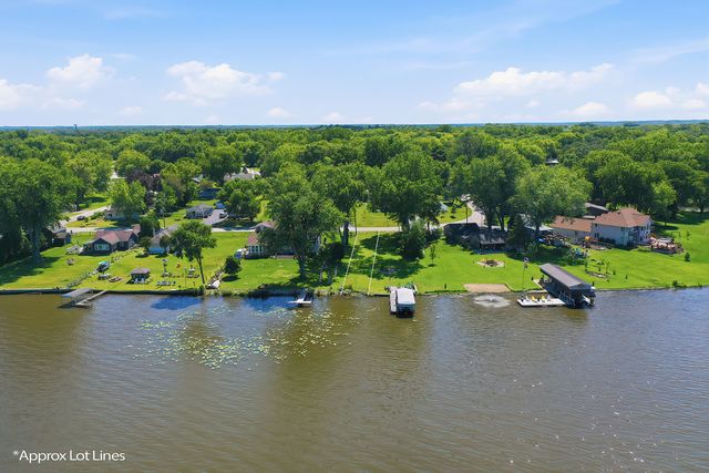 2923 Shorewood Drive, Mchenry, IL 60050