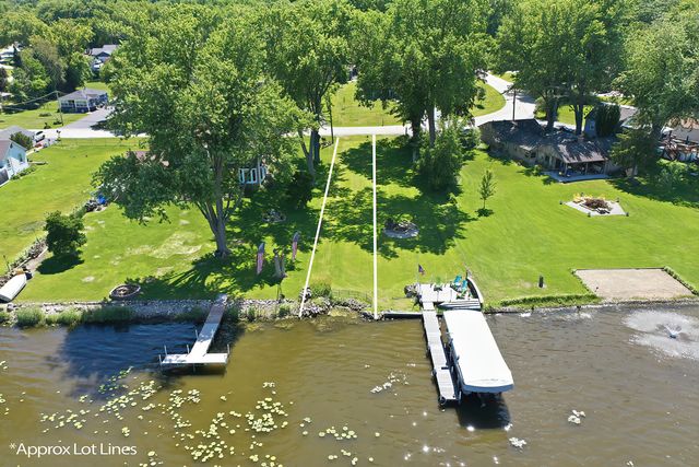 2923 Shorewood Drive, Mchenry, IL 60050
