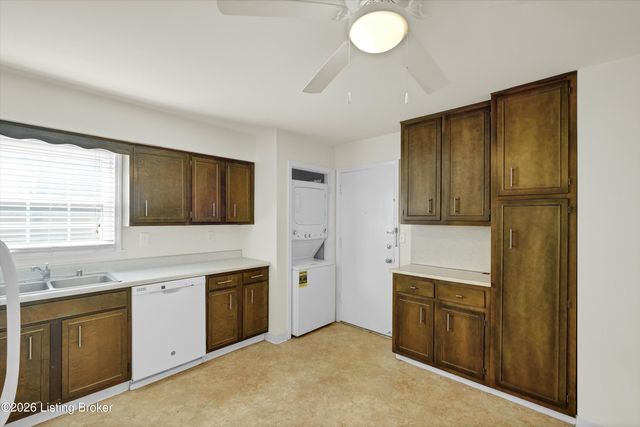 255 Salisbury Square APT 101, Louisville, KY 40207