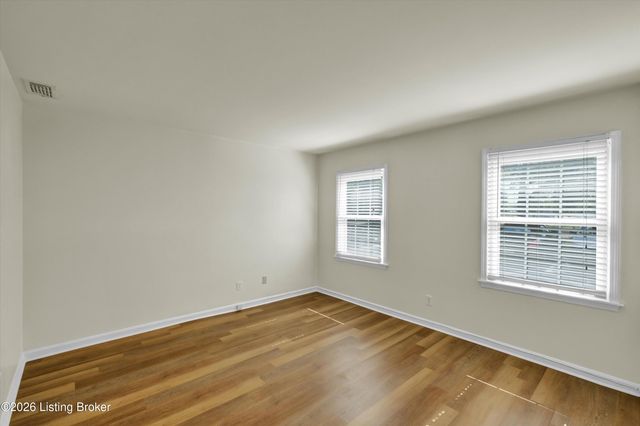 255 Salisbury Square APT 101, Louisville, KY 40207