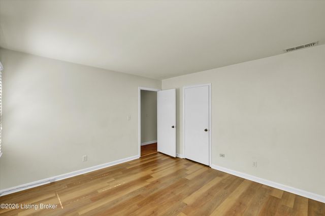 255 Salisbury Square APT 101, Louisville, KY 40207