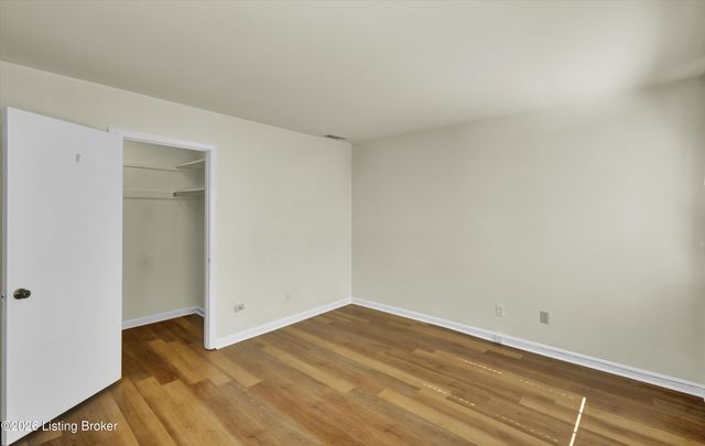 255 Salisbury Square APT 101, Louisville, KY 40207