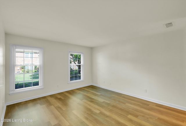 255 Salisbury Square APT 101, Louisville, KY 40207
