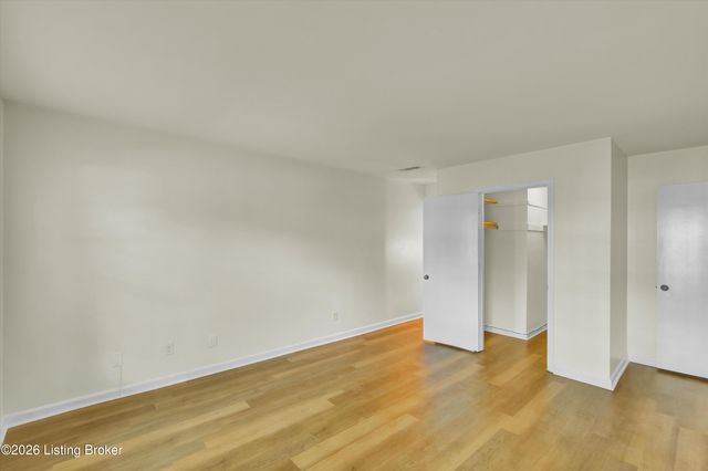 255 Salisbury Square APT 101, Louisville, KY 40207