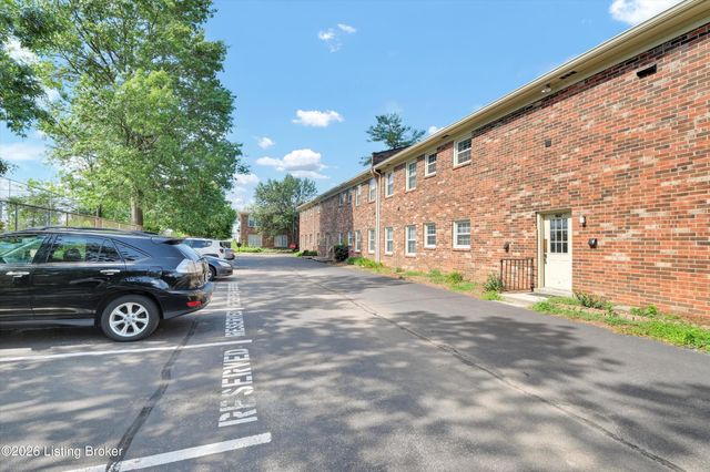 255 Salisbury Square APT 101, Louisville, KY 40207