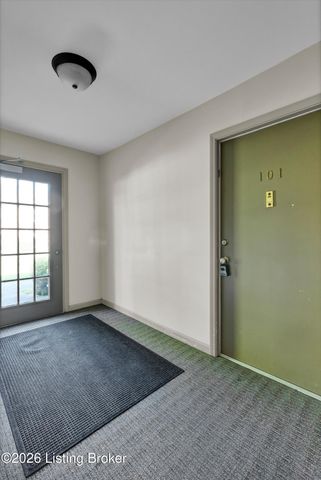255 Salisbury Square APT 101, Louisville, KY 40207