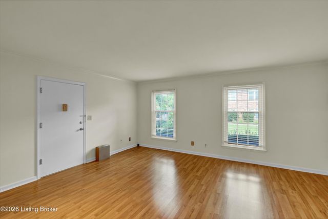 255 Salisbury Square APT 101, Louisville, KY 40207