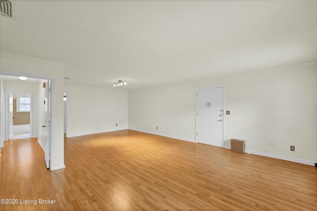 255 Salisbury Square APT 101, Louisville, KY 40207