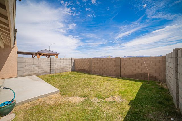 3839 S Desert Sky Dr, Yuma, AZ 85365