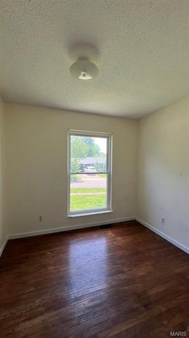11747 Vizcuya Court, Florissant, MO 63033