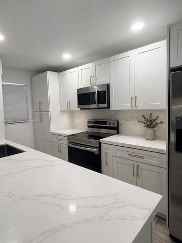 200 High Point Ct E D, Delray Beach, FL 33445