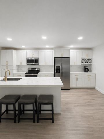 200 High Point Ct E D, Delray Beach, FL 33445