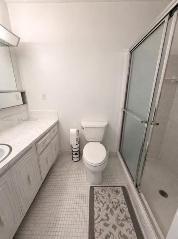 200 High Point Ct E D, Delray Beach, FL 33445