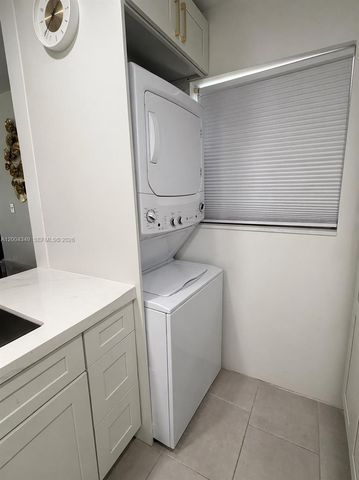 200 High Point Ct E D, Delray Beach, FL 33445