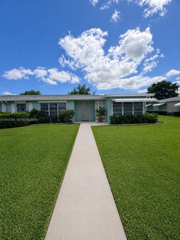 200 High Point Ct E D, Delray Beach, FL 33445
