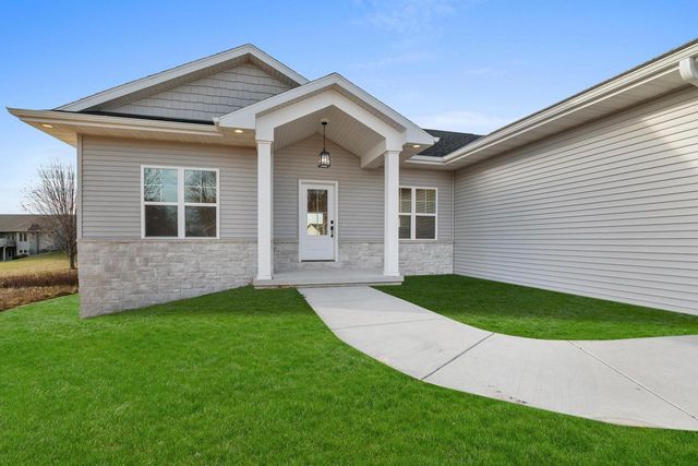 4313 Deerbrook LANE, Manitowoc, WI 54220