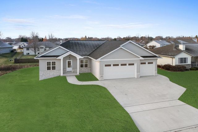 4313 Deerbrook LANE, Manitowoc, WI 54220