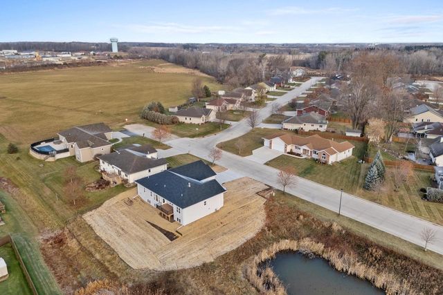 4313 Deerbrook LANE, Manitowoc, WI 54220