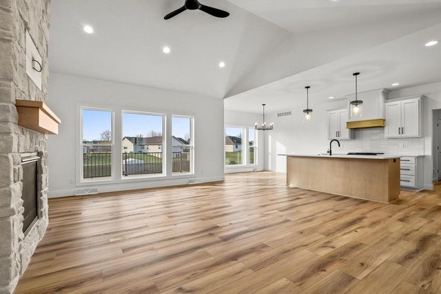 4313 Deerbrook LANE, Manitowoc, WI 54220