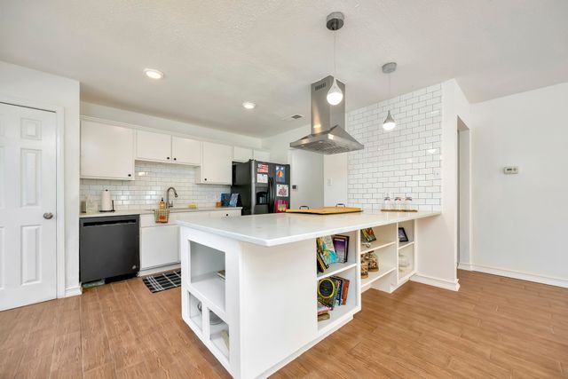 6051 Oakdale Court, Watauga, TX 76148