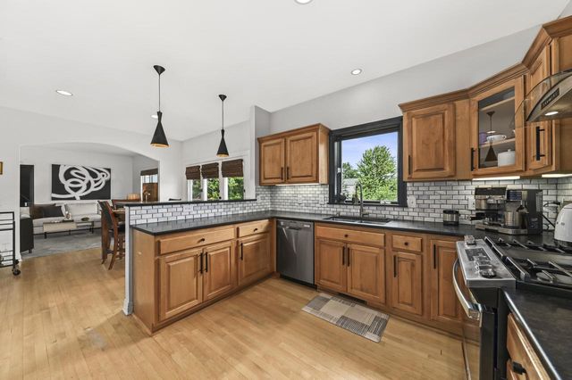 N65W13488 Lilly Creek DRIVE, Menomonee Falls, WI 53051
