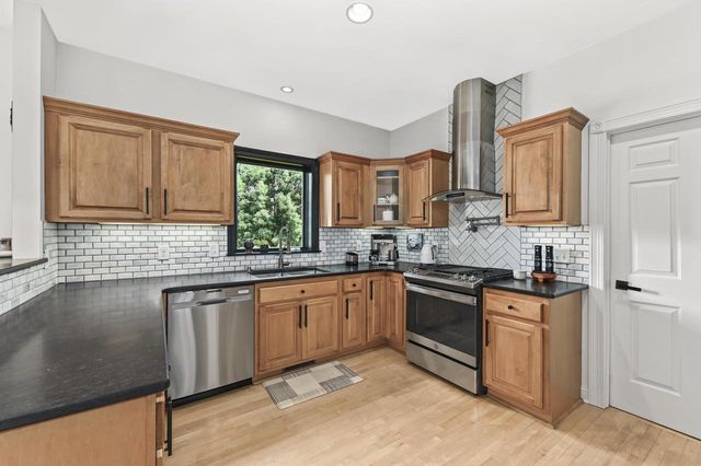 N65W13488 Lilly Creek DRIVE, Menomonee Falls, WI 53051