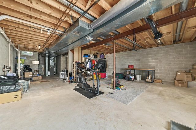 N65W13488 Lilly Creek DRIVE, Menomonee Falls, WI 53051