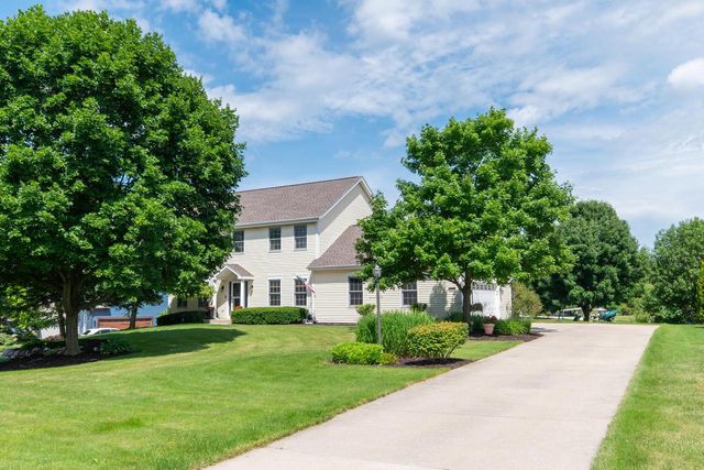 N65W13488 Lilly Creek DRIVE, Menomonee Falls, WI 53051