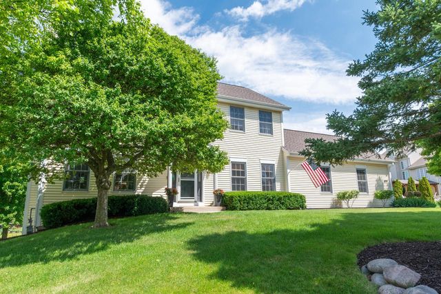 N65W13488 Lilly Creek DRIVE, Menomonee Falls, WI 53051