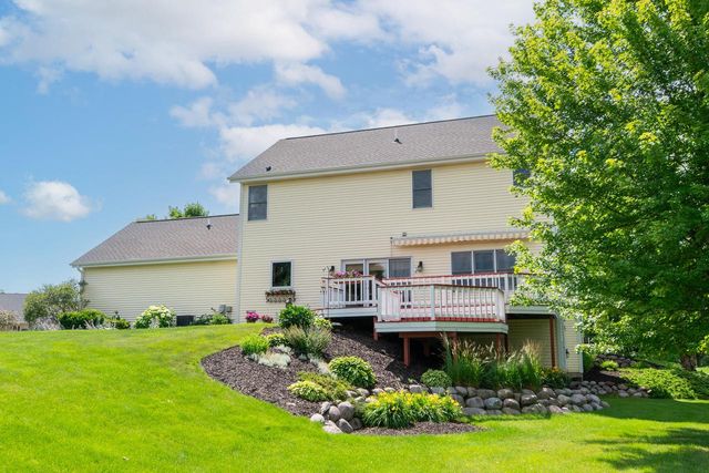 N65W13488 Lilly Creek DRIVE, Menomonee Falls, WI 53051