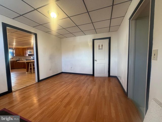 21 E CENTRE ST, Shenandoah, PA 17976