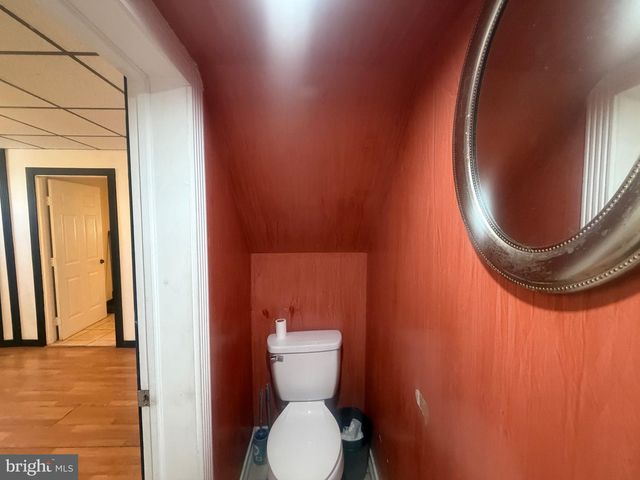 21 E CENTRE ST, Shenandoah, PA 17976