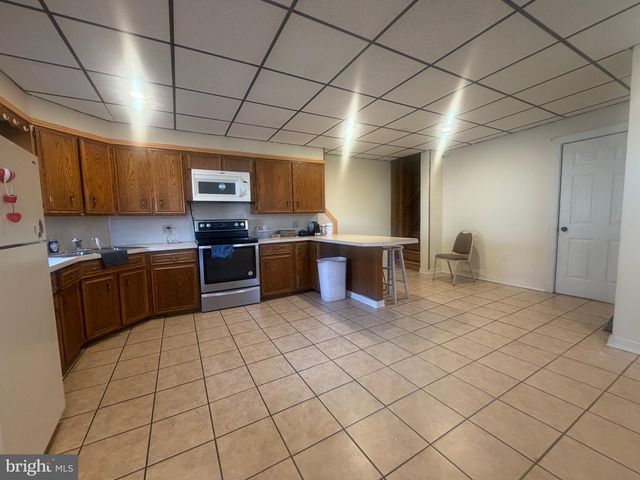 21 E CENTRE ST, Shenandoah, PA 17976