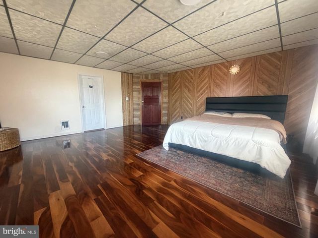 21 E CENTRE ST, Shenandoah, PA 17976