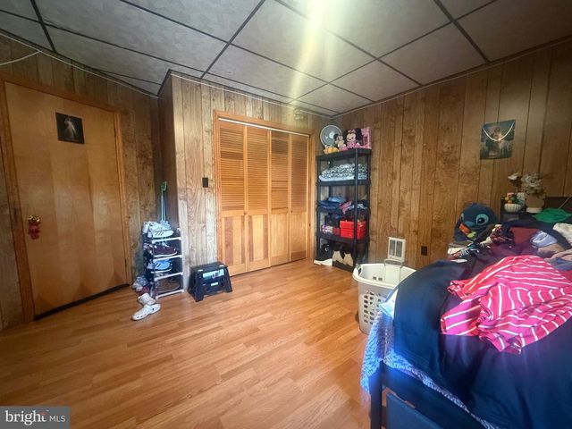21 E CENTRE ST, Shenandoah, PA 17976