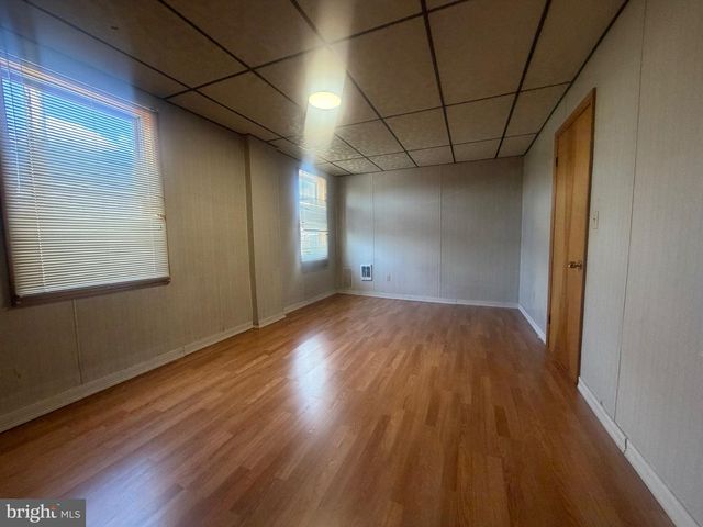 21 E CENTRE ST, Shenandoah, PA 17976