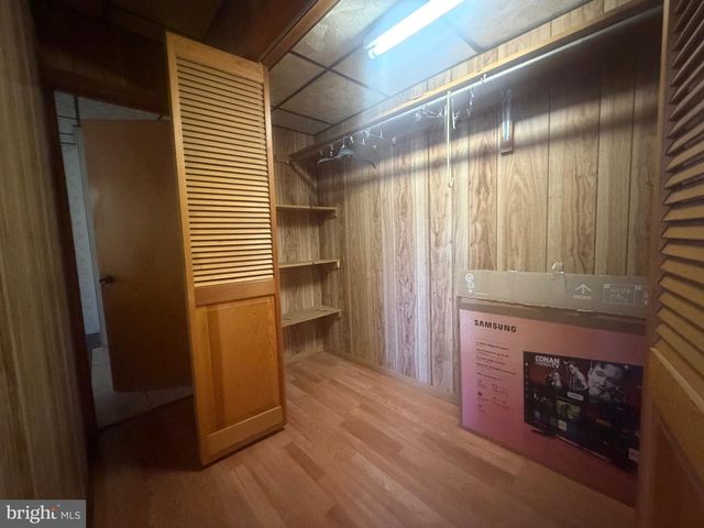 21 E CENTRE ST, Shenandoah, PA 17976