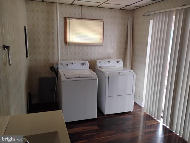 21 E CENTRE ST, Shenandoah, PA 17976
