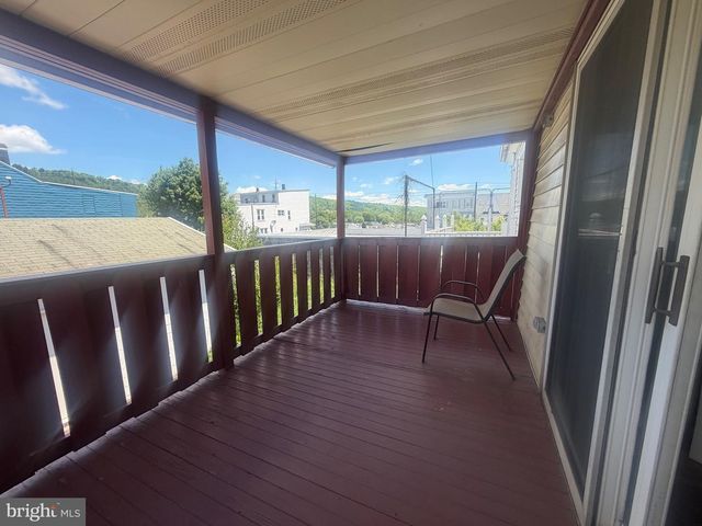 21 E CENTRE ST, Shenandoah, PA 17976