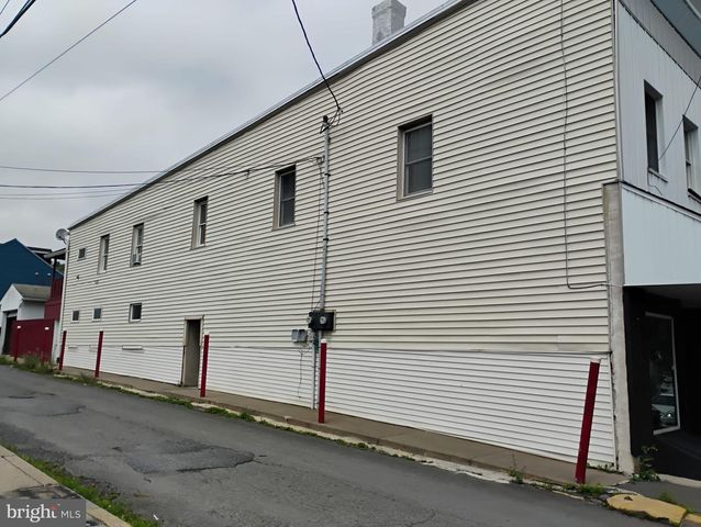 21 E CENTRE ST, Shenandoah, PA 17976