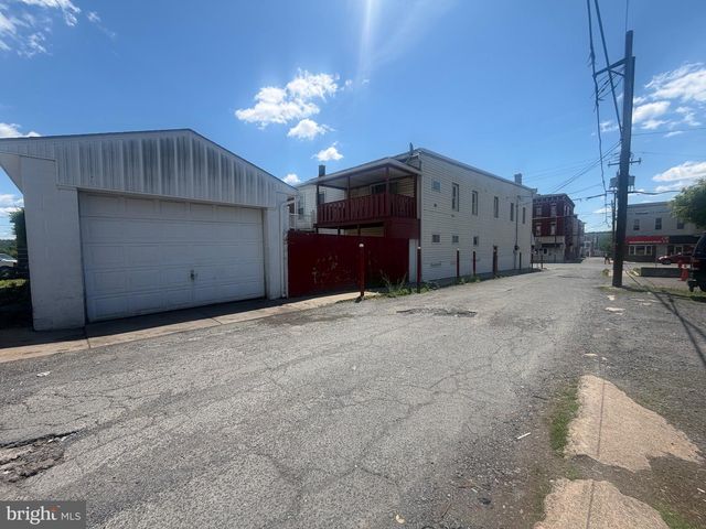21 E CENTRE ST, Shenandoah, PA 17976