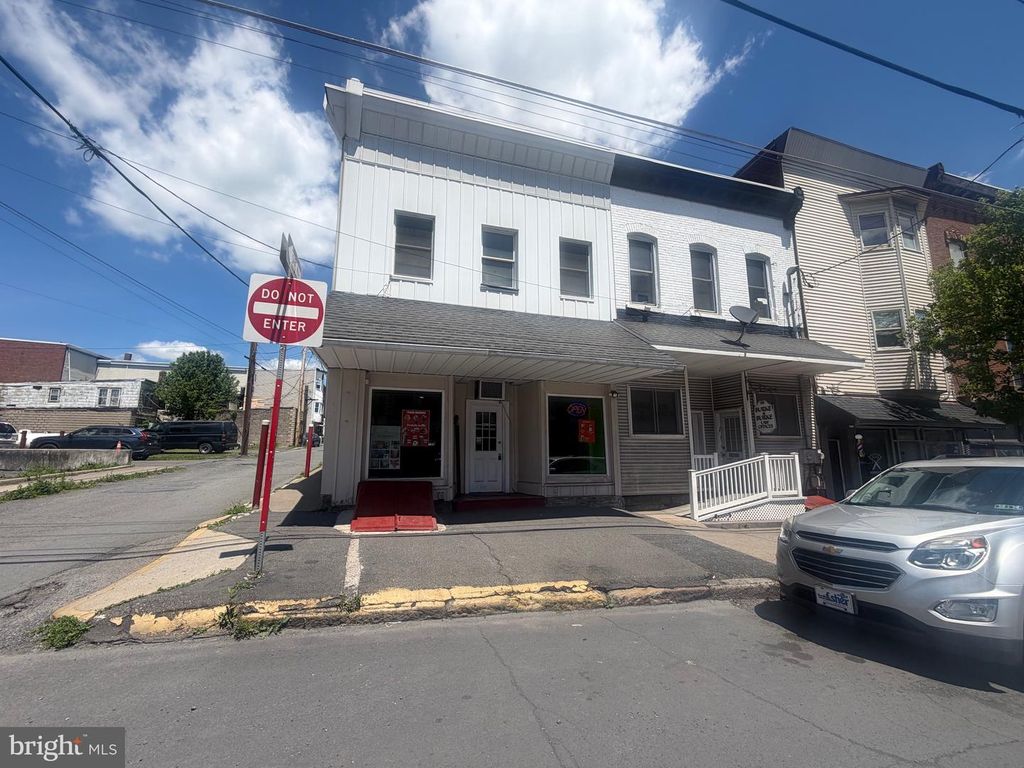 21 E CENTRE ST, Shenandoah, PA 17976