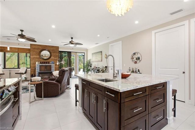2627 6th AVE NE, Naples, FL 34120