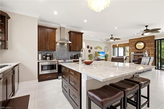 2627 6th AVE NE, Naples, FL 34120