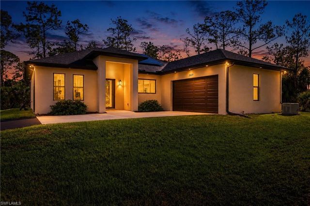 2627 6th AVE NE, Naples, FL 34120