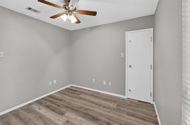 6318 Brookcrest Drive, Arlington, TX 76018