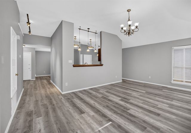 6318 Brookcrest Drive, Arlington, TX 76018
