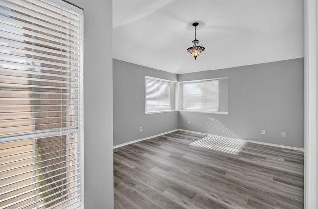 6318 Brookcrest Drive, Arlington, TX 76018